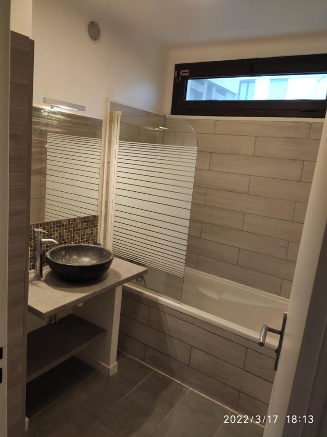 Les Tamaris Apartment อาร์ลส์ ภายนอก รูปภาพ